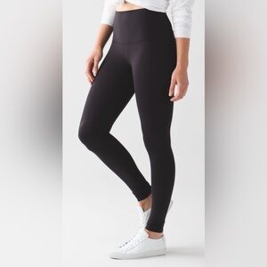 Lululemon Wunder Under Hi-Rise Tight (Full-On Luxtreme)
Black size 4